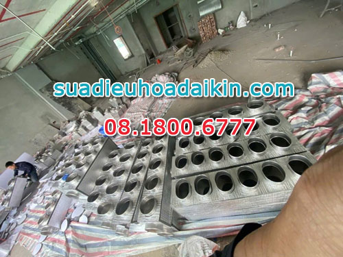 Cơ sở bảo trì hệ thống Điều hoà trung tâm Daikin VRV nối ống gió tại Hà Nội