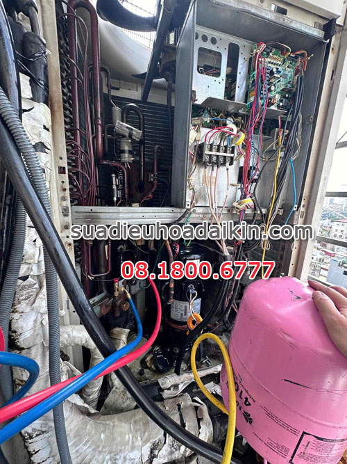 Bơm gas điều hòa Daikin