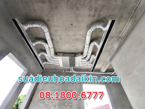 Thi công lắp đặt ống gió điều hòa âm trần cho khách