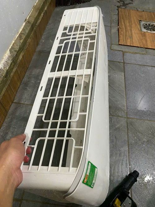 vệ sinh điều hòa vào thời điểm cuối mùa