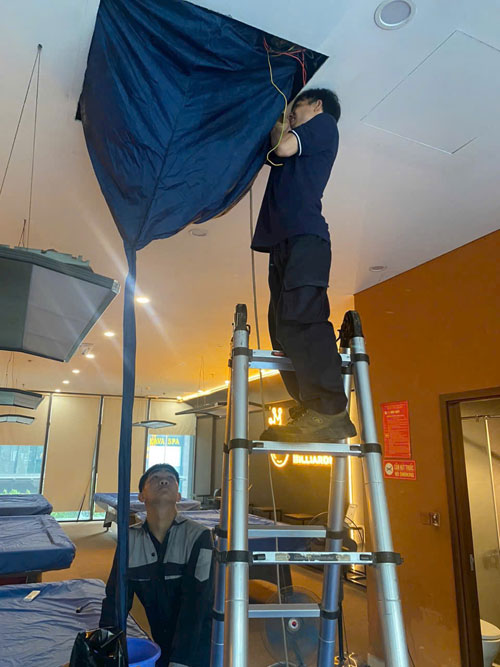 vệ sinh điều hòa âm trần