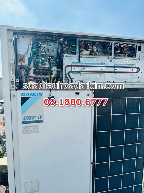 giá vệ sinh điều hòa Dakin vrv
