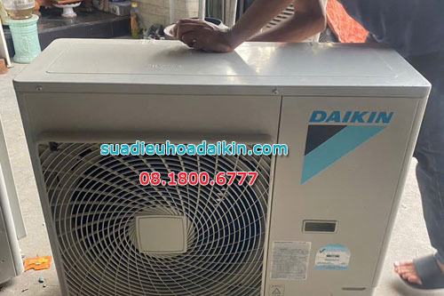 Vệ sinh điều hòa Daikin